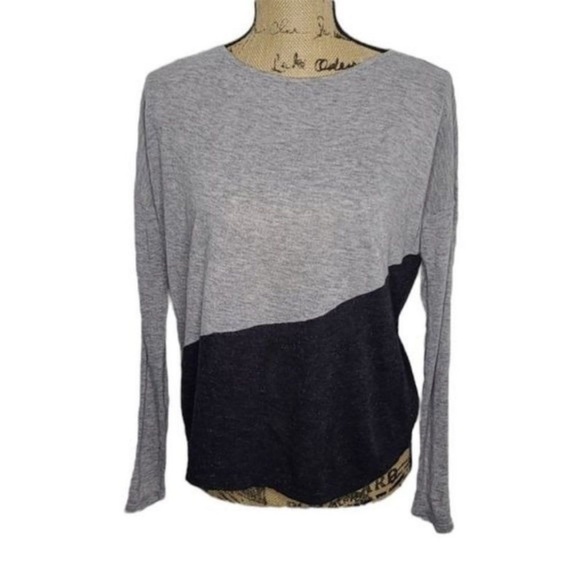 Alice + Olivia Tops - Alice and Olivia super soft long sleeved tee
